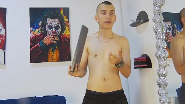 Rowan_Cley Webcam show