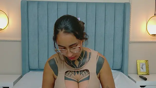 NicoleBlum's Live XXX Chat