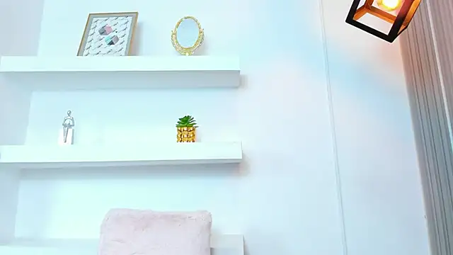 IsabellaMonet Adlı Modelin Canlı XXX Sohbeti