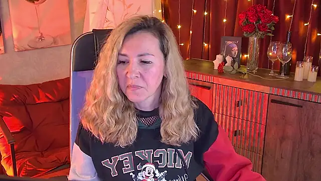 دردشة DonnaSmitth الجنسية المباشرة