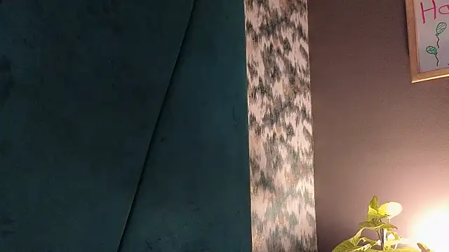 Aaron_Eze: διαδικτυακό σόου στην κάμερα