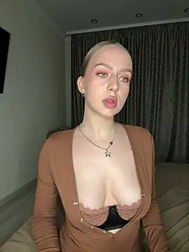 دردشة MissOyee الجنسية المباشرة