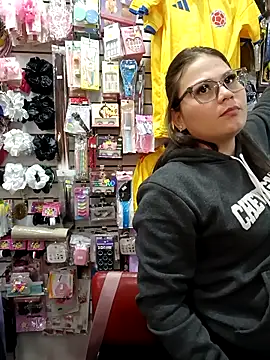 Vale_Saenzz 网络视讯表演