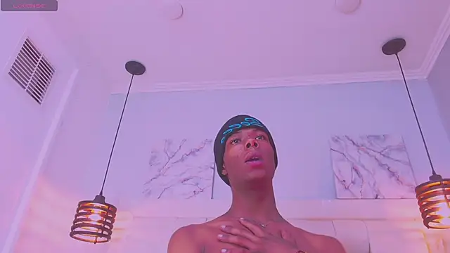 Show modela Santiago_Ortiz_ na web-kameri