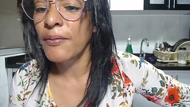 kateleyagrey's Live XXX Chat