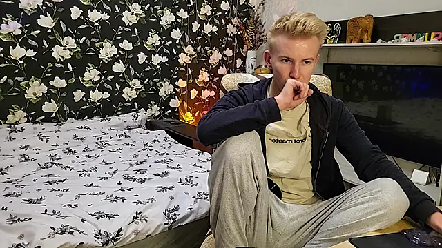 Вебкам-шоу Vuitton