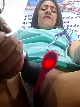 Chat +18 de CAROLINE__07 ao vivo