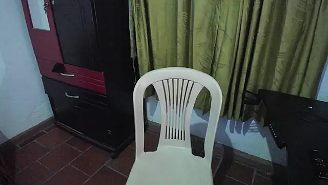 Czat XXX na żywo – Waturox