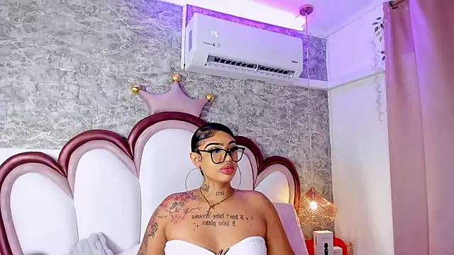 Pertunjukan Kamera Web Mia_Jansen