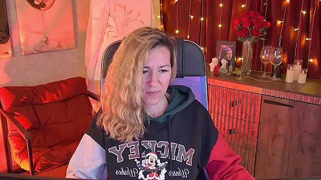 DonnaSmitth Adlı Modelin Canlı XXX Sohbeti