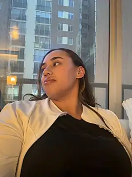 Eyssha Adlı Modelin Canlı XXX Sohbeti