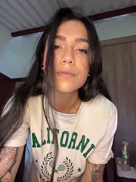 Show de Twoshotsparty420 na webcam