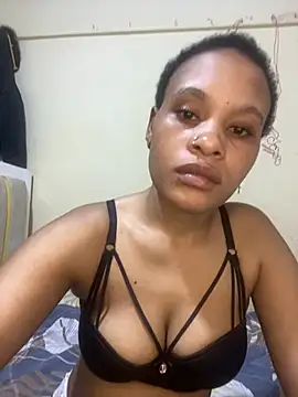 laura-lover Adlı Modelin Canlı XXX Sohbeti