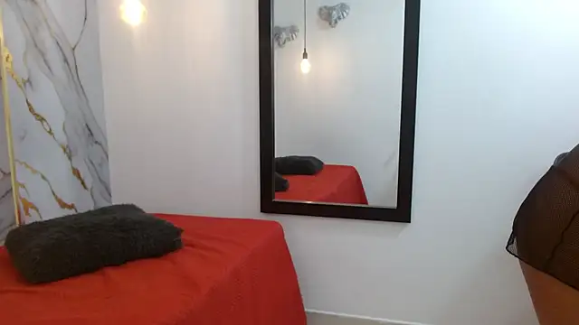 Yuri_Queen 在線直播表演