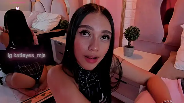 Chatroom XXX en direct de katteyes_mjs