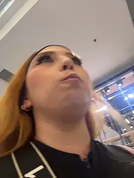 Chatroom XXX en direct de Kiarhatrixie1