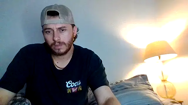 TallHungandCloudy69のライブXXXチャット