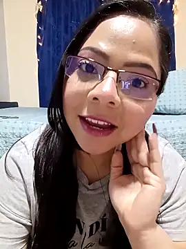 Chatroom XXX en direct de ROUSSE_SINCLAIR