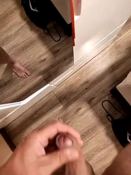 latya111 网络视讯表演