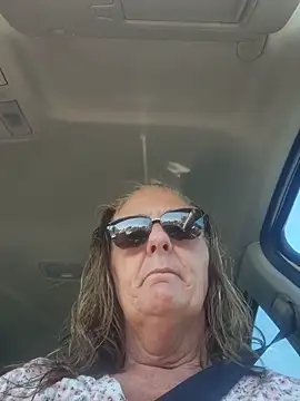 SultrySummer68 webcam show