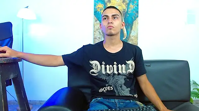 lucass_18 网络视讯表演