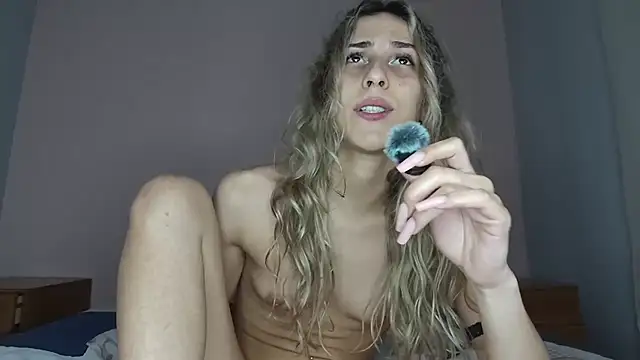 Chiara-2002 Live XXX-Chat