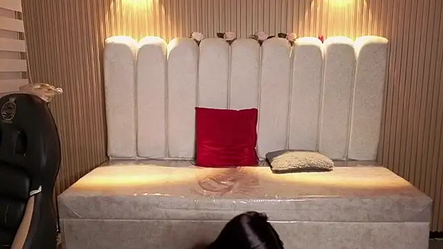 _Mia_Evans_1 Live XXX Chat