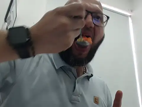 XXX chat uživo modela Bastian_Gold