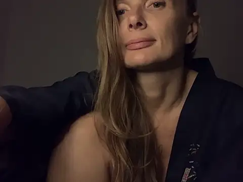 alealeop Adlı Modelin Canlı XXX Sohbeti