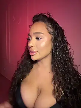 XXX chat uživo modela CardiSweetBaby