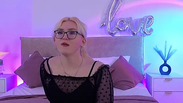 Jules_night élő XXX-chatje