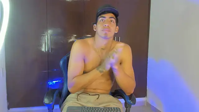 Онлайн чат XXX Milo_LatinBoy