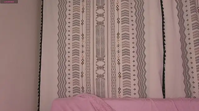 دردشة CarmaOlen الجنسية المباشرة