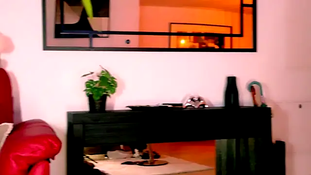 2bigass4_u Adlı Modelin Canlı XXX Sohbeti