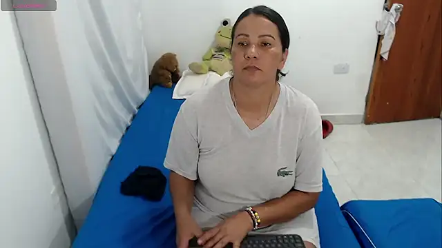 Chat XXX ao vivo de LAURA_Foxht