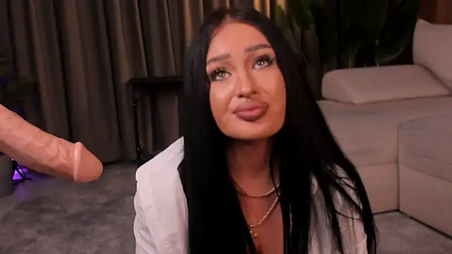 EmeraldKat Chat XXX live