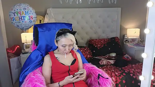 RoxalanaStar's Webcam Show