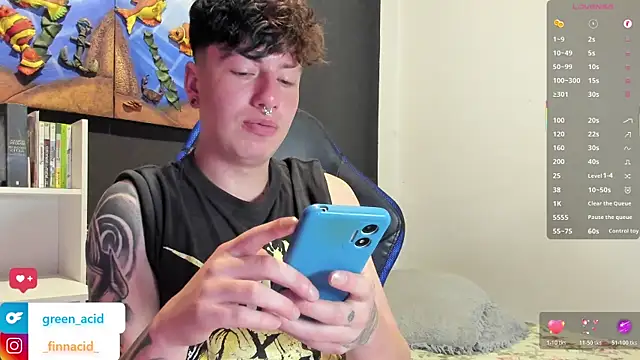 Green_acid01 Show Webcam