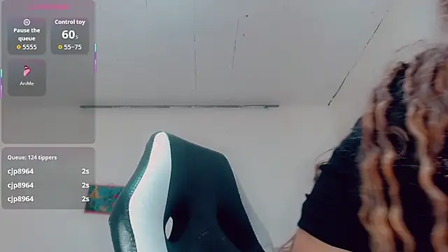 Oriana_braom's Live XXX Chat