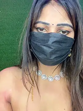 CUTI-NAINA live XXX chat