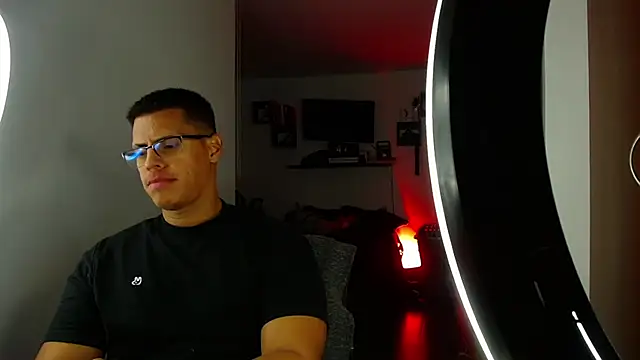 _John_Boy_: διαδικτυακό σόου στην κάμερα