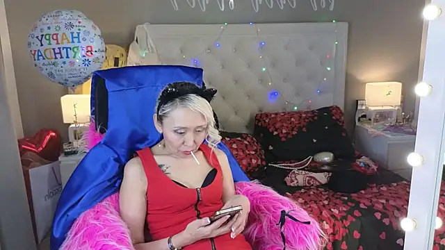 RoxalanaStar élő XXX-chatje