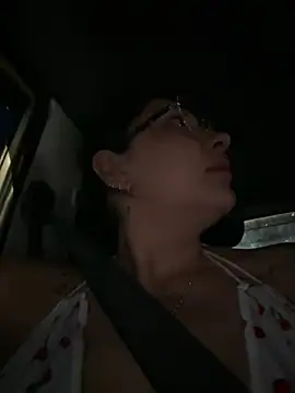 Pokazy przed kamerką – You-kitty2025