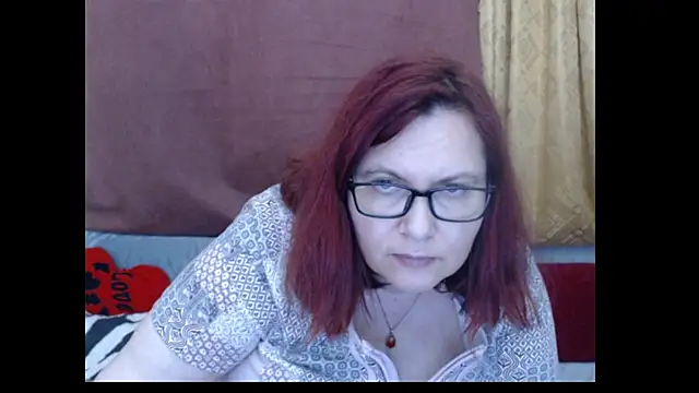 PlayfullMature's Live XXX Chat