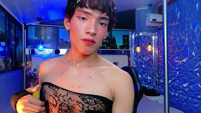 XXX chat uživo modela IsaacNovaa