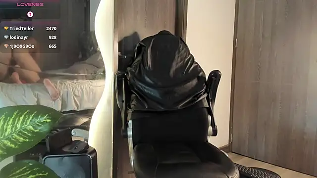 Dimitri_Bass Live XXX-chat