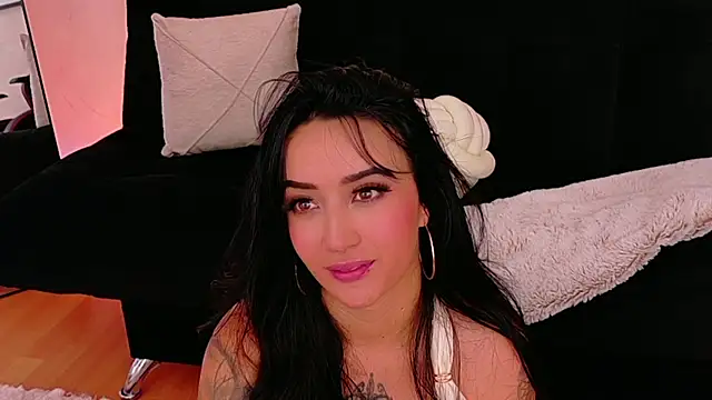 EmmyEvans1's Live XXX Chat