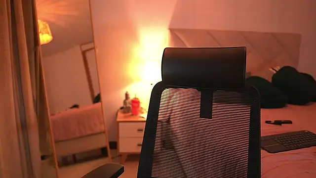 Онлайн чат XXX Lau_Bee