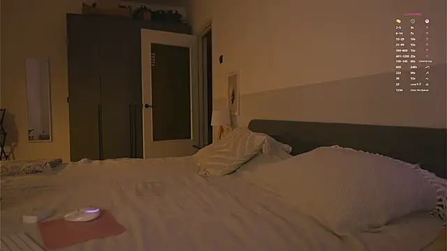 Онлайн чат XXX emmsee