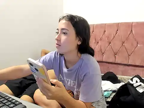 scarleth18's Live XXX Chat